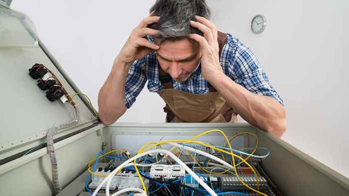 Electrical wiring mistakes wire common lights too diagram switch gfci projects top switches short ground junction familyhandyman two light problems Electrical wiring mistakes wire common lights too diagram switch gfci projects top switches short ground junction familyhandyman two light problems