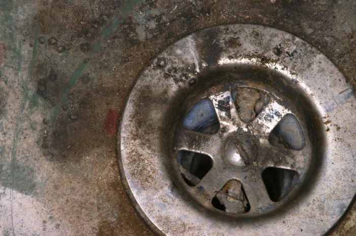 7 Steps to Diagnose and Fix a Clogged Drain