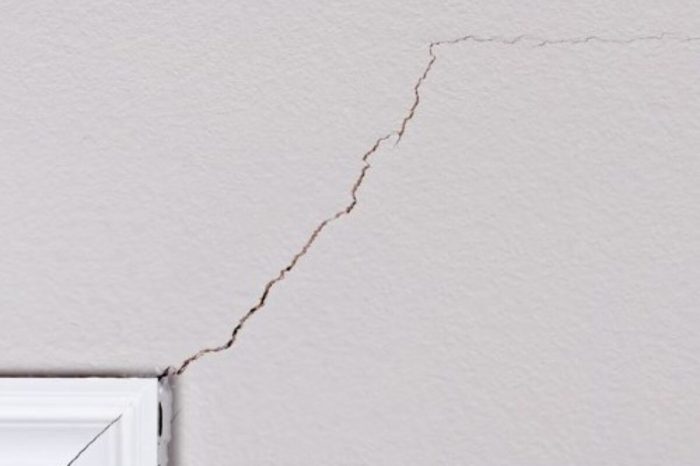 6 Signs Your House Foundation Has Problems