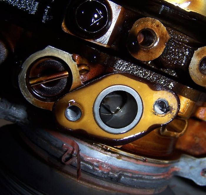 9 Symptoms of a Failing Car Oil Pump