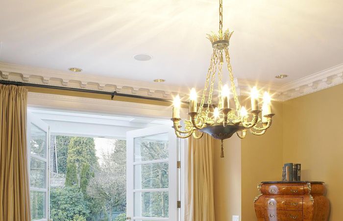 How to Diagnose 8 Common Problems with Your Light Fixtures