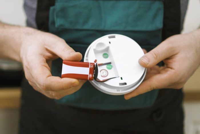 How to Diagnose 8 Common Problems with Your Smoke Detectors