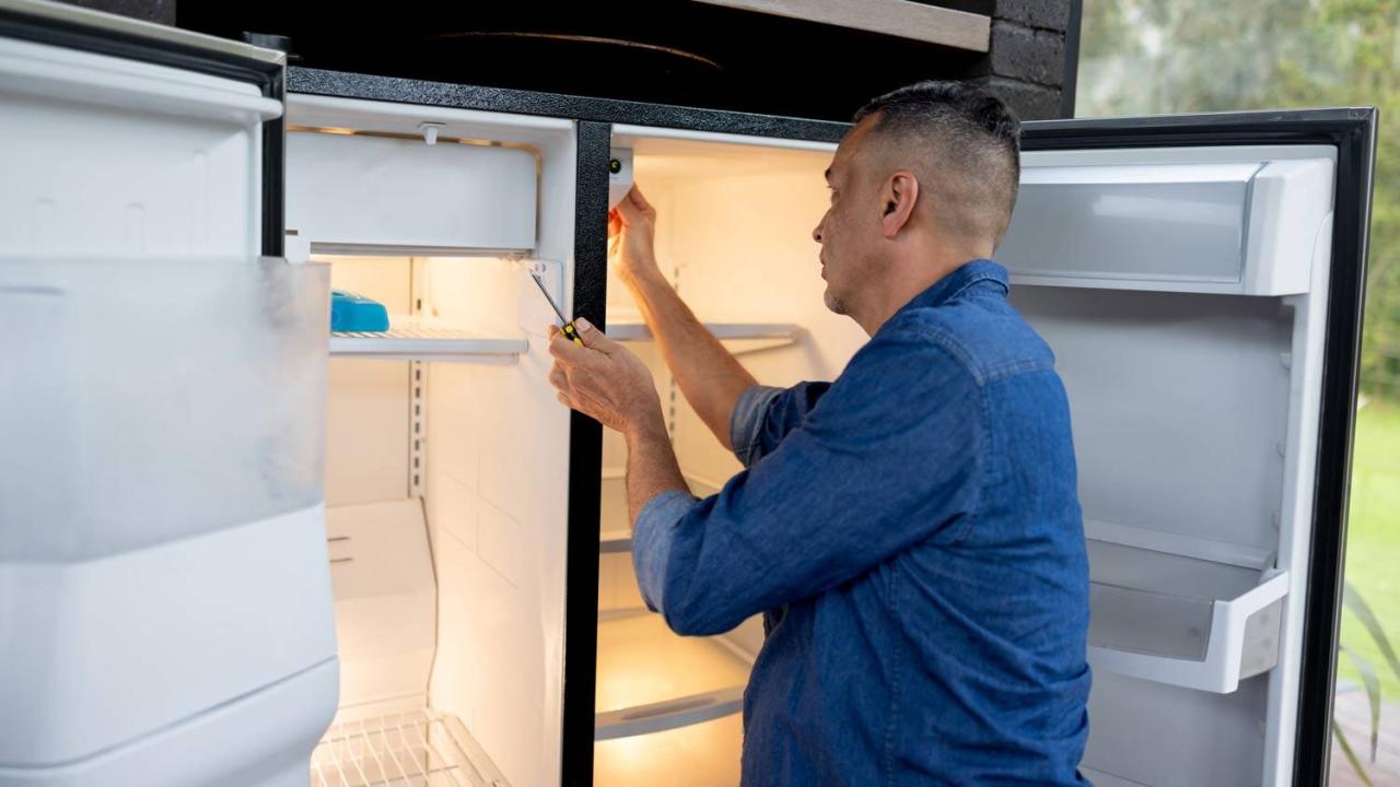 6 Troubleshooting Steps for a Malfunctioning Ice Maker
