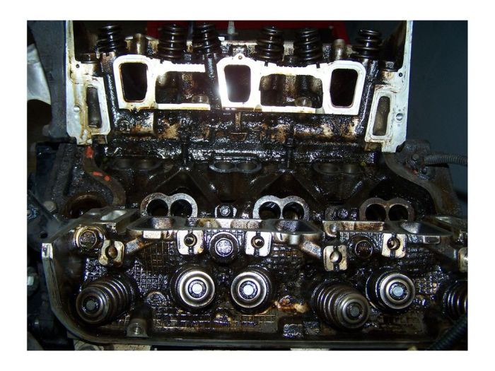 9 Symptoms of a Failing Car Oil Pump